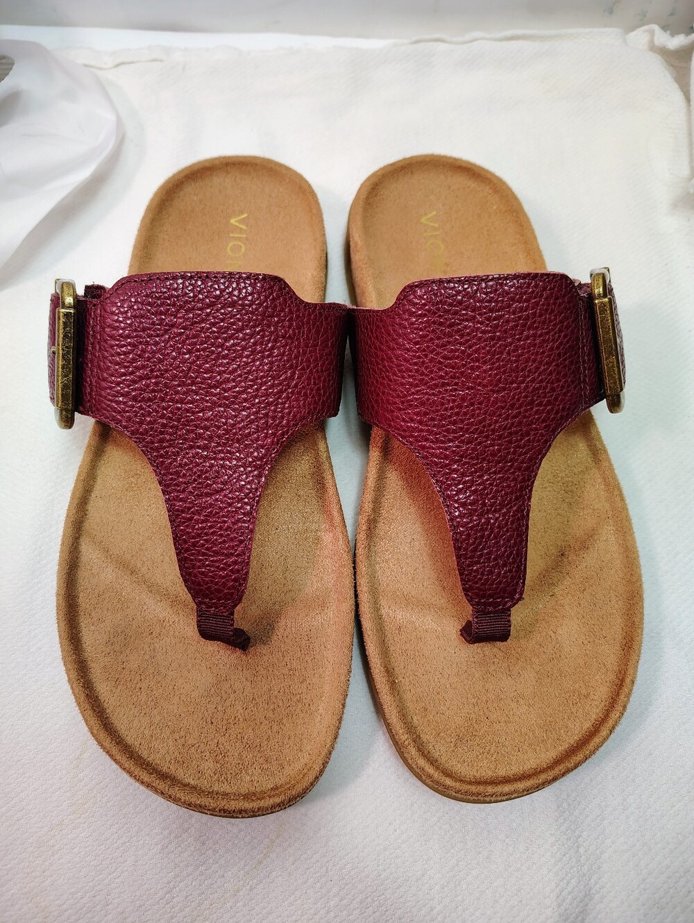 Vionic Emma Size7 Women’s Burgundy Leather Thong Sandals